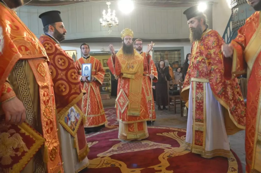 Пресвета Богородица ­Живоприемни източник