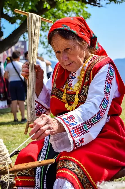Български гатанки и поговорки Български гатанки и поговорки