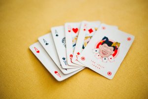 Три карти: шансове за успех