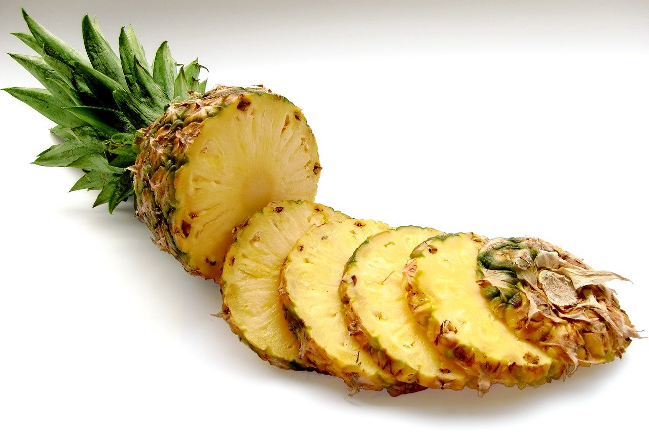 10 храни за детоксикация на черния дроб - ананас