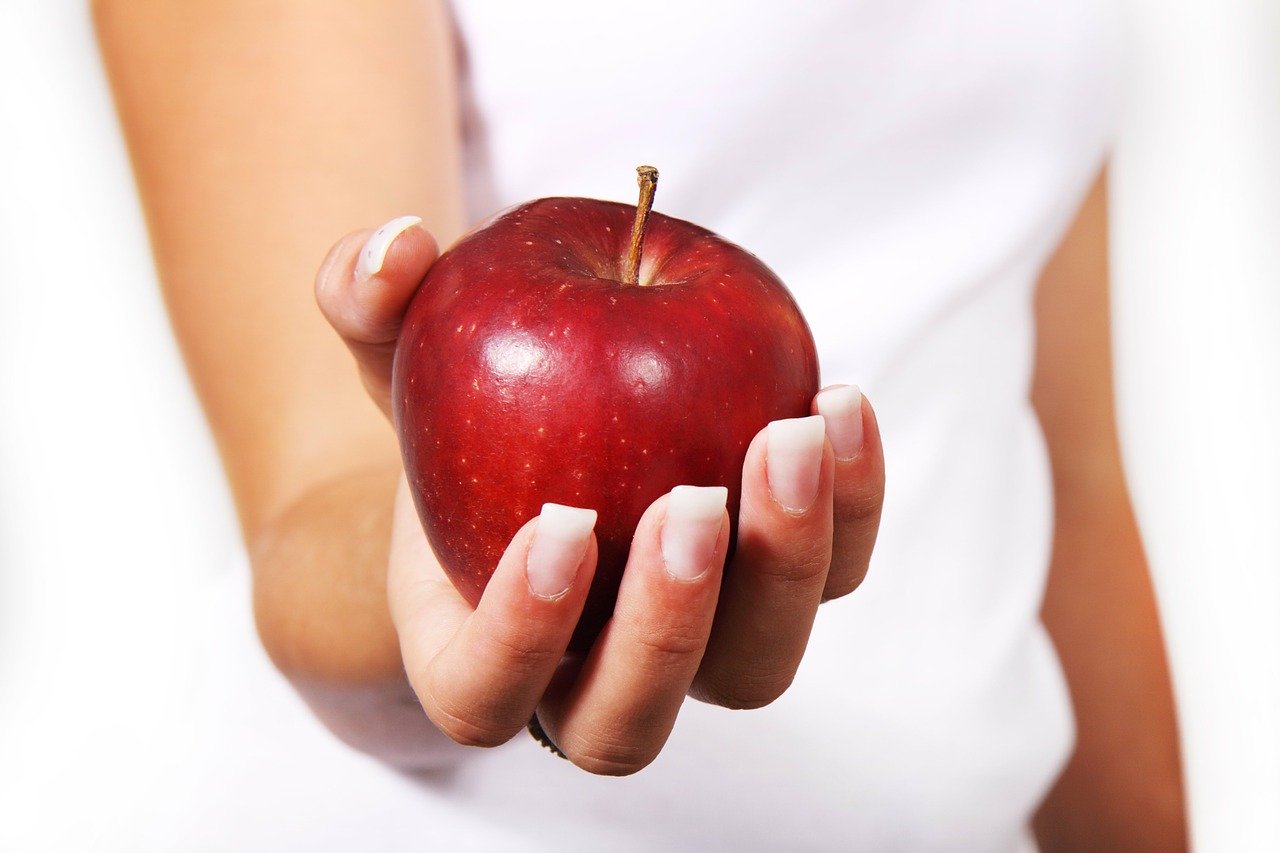10 храни за детоксикация на черния дроб - ябълки
